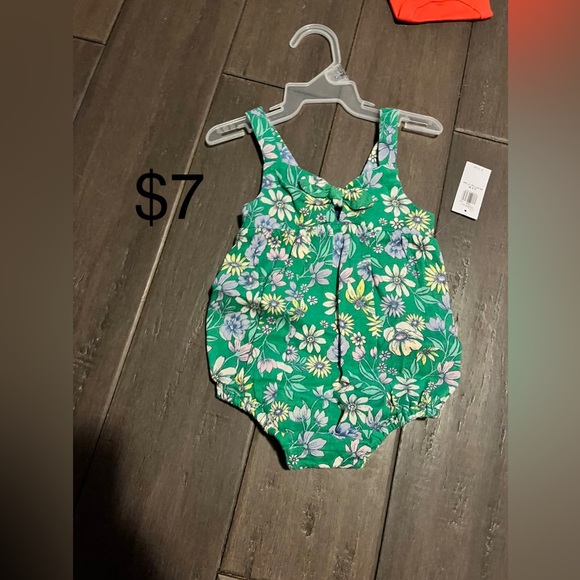 Infant bodysuit - Picture 1 of 1